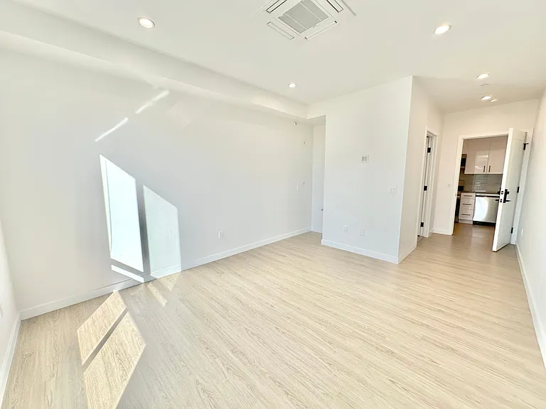 11500 Culver Blvd #401 — Photo 12