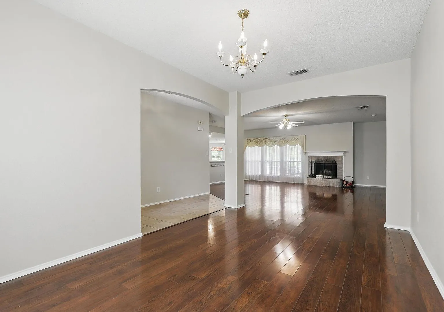 Single-family home in Weatherford,Texas 76085 — Photo 4