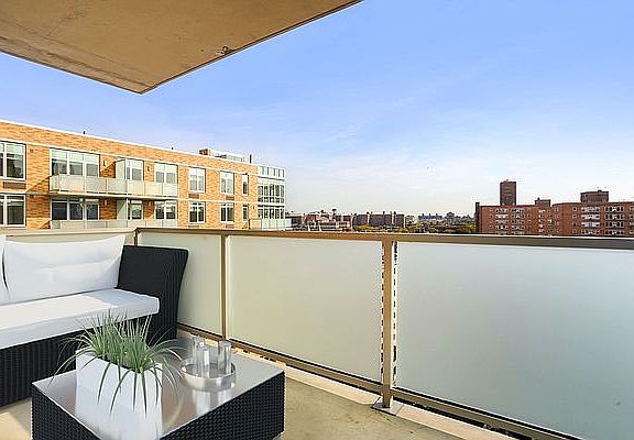 3rd image of 180 Myrtle Ave #14P