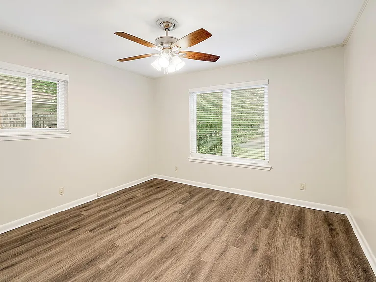 8609 Melshire Dr — Photo 21