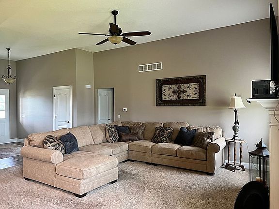 4th image of 10225 Shelly Lynn Dr