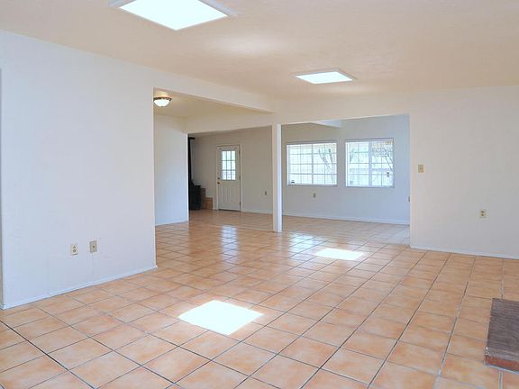 4th image of 8323 E Balfour Dr
