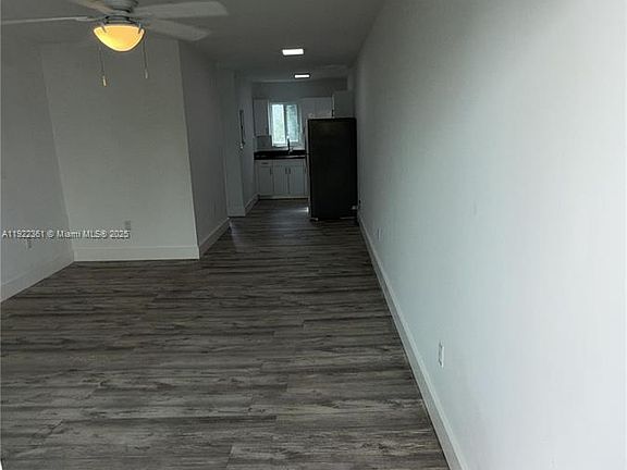 3rd image of 935 Jefferson Ave APT 11