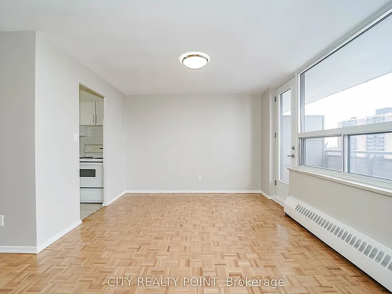 6200 Bathurst St #1412 — Photo 7