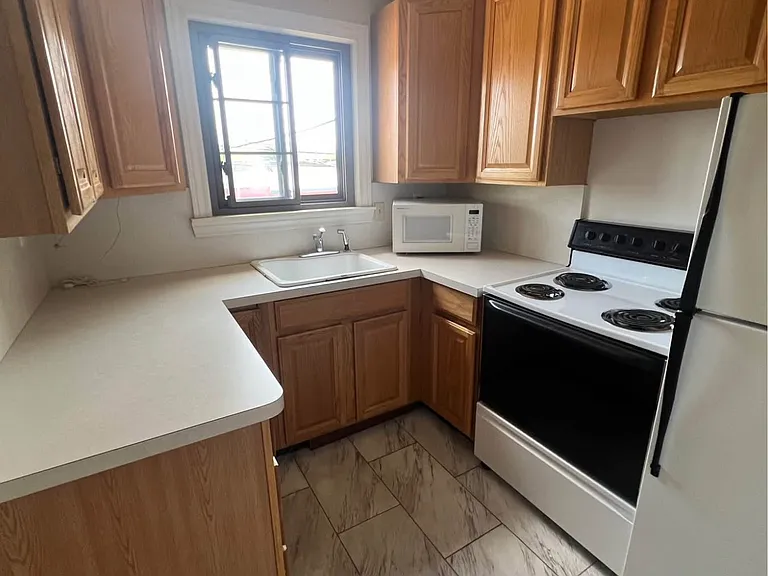1439 S Telegraph Rd #10 — Photo 6