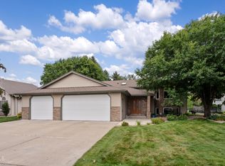 421 Stuttgart Dr, Bismarck, ND 58504