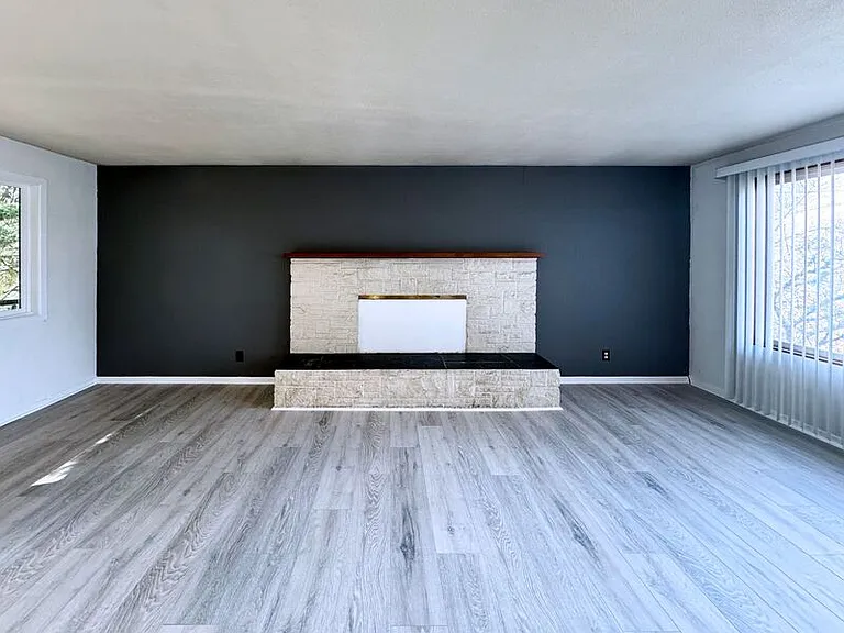 1180 E 37th Ave — Photo 17