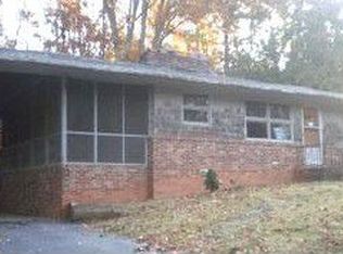 5575 Club Knoll Rd, Winston Salem, NC 27105