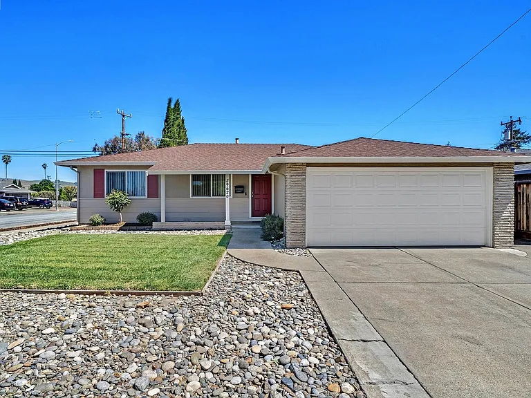 39260 Bliss Ct — Photo 1