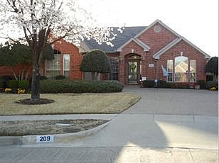1st image of 209 Wilshire Dr