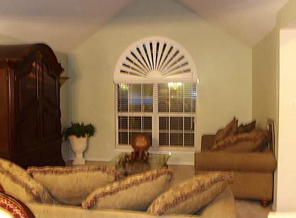 4th image of 328 Fort Edward Dr