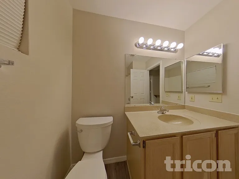 1313 N Avoca — Photo 17