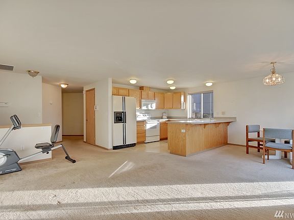 3rd image of 123 E 92nd St