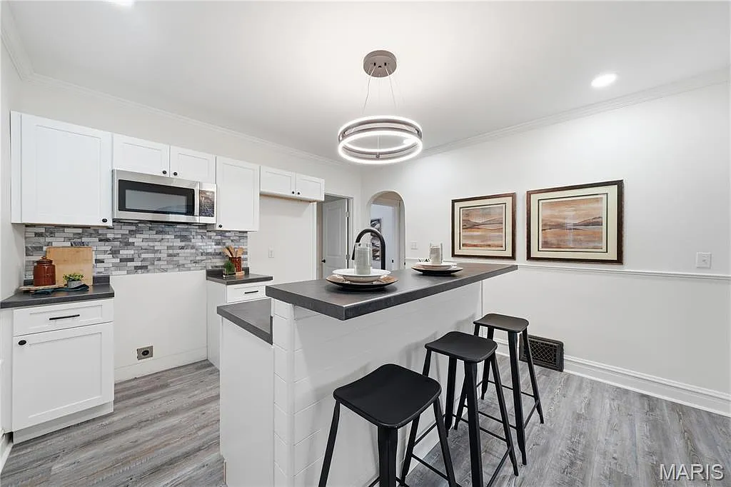 4 bed, 2.0 bath, 1968 sqft, $1,300 — Photo 4