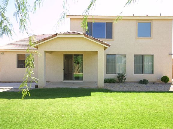 3rd image of 2912 E Palm Beach Dr
