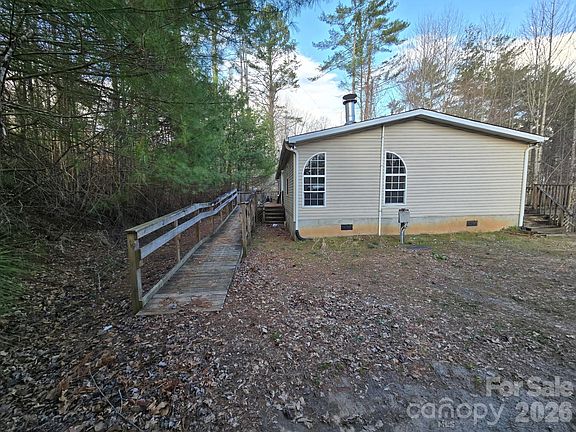 3rd image of 6 Woodland St