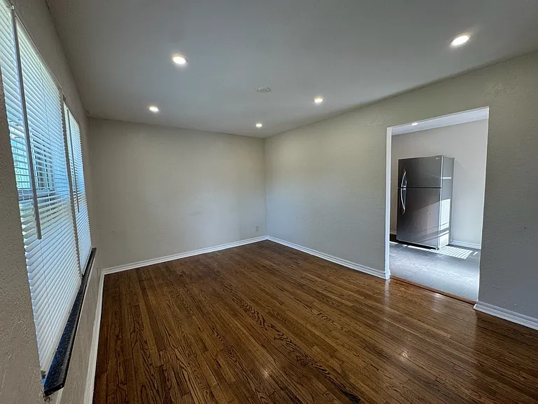 1535 NE 42nd St — Photo 7
