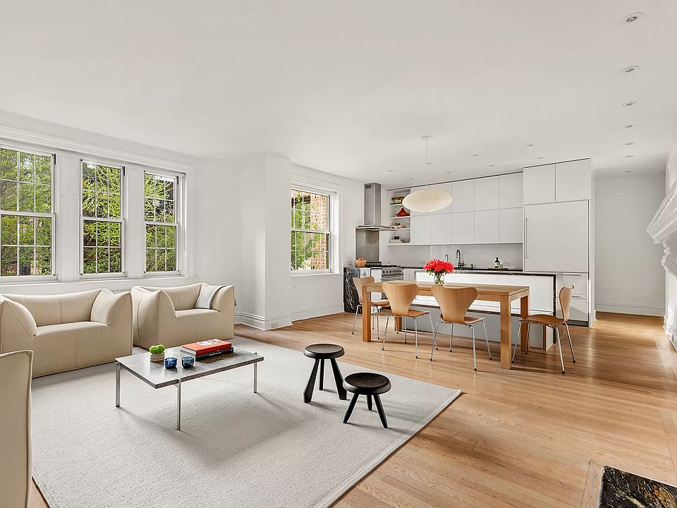 1st image of 115 Willow St APT 3A