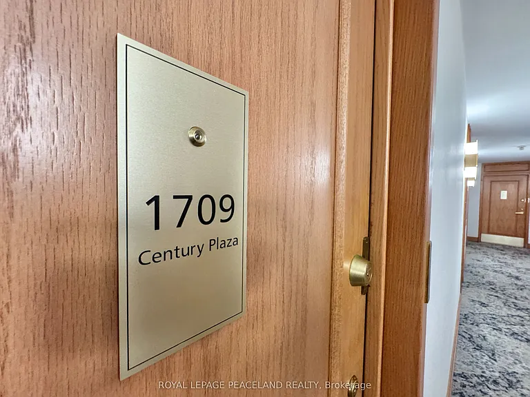 24 Wellesley St W #1709 — Photo 4