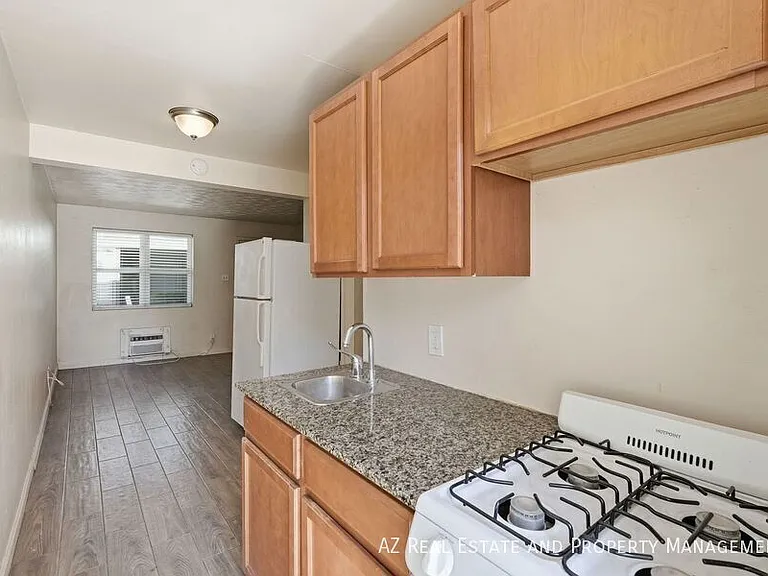 829 N 4th Ave #10 — Photo 16