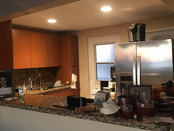 4th image of 7850 Byron Ave