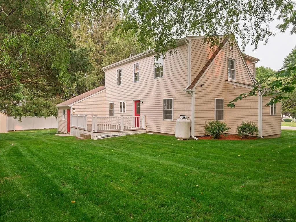 4 bed, 3.0 bath, 1881 sqft, $4,500 — Photo 3