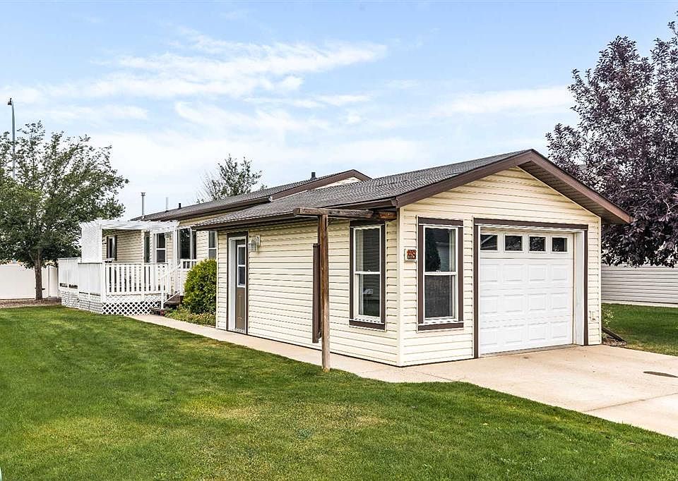 1st image of 48 Chartwell Pl SE