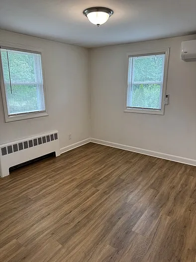 27 Evergreen Ave — Photo 7