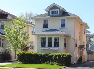 1127 Schneider Ave, Oak Park, IL 60302