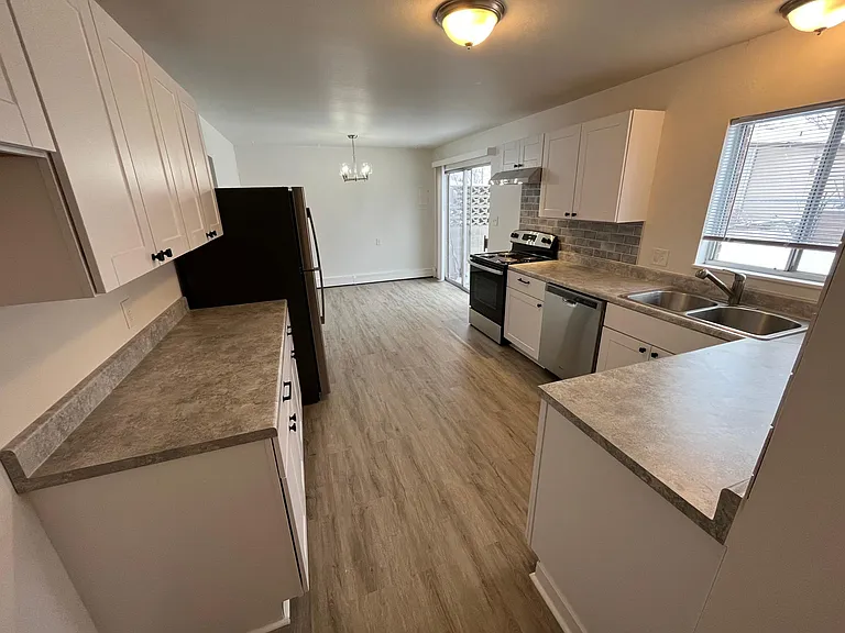 3520 Sheridan Ave — Photo 11