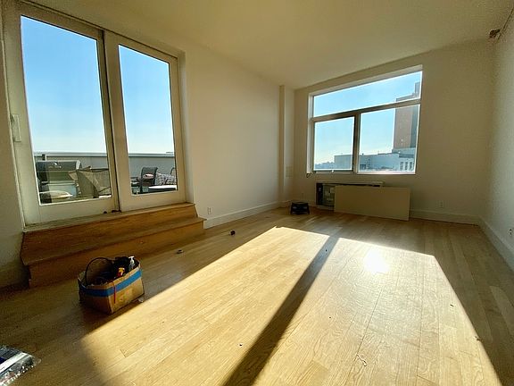 5th image of 127 Troutman St #5L