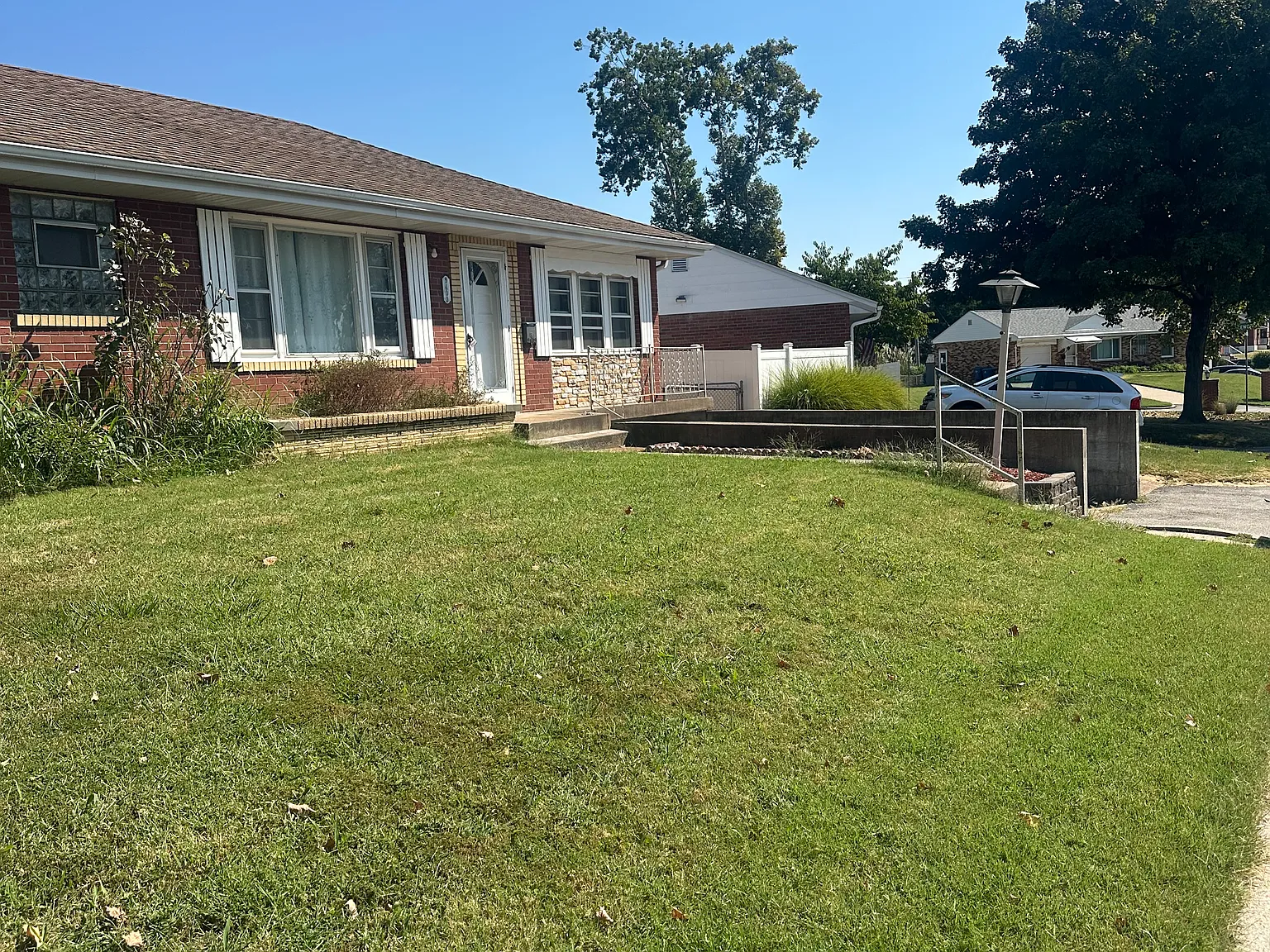 3 bed, 1128 sqft, $1,800 — Photo 2