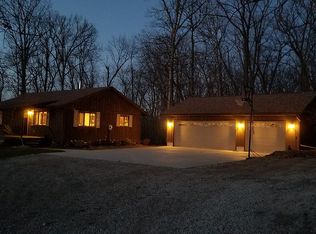 464 Carlock Rd, Carlock, IL 61725