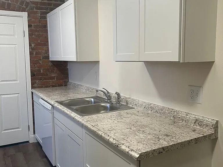 1827 W Riverside Ave — Photo 5