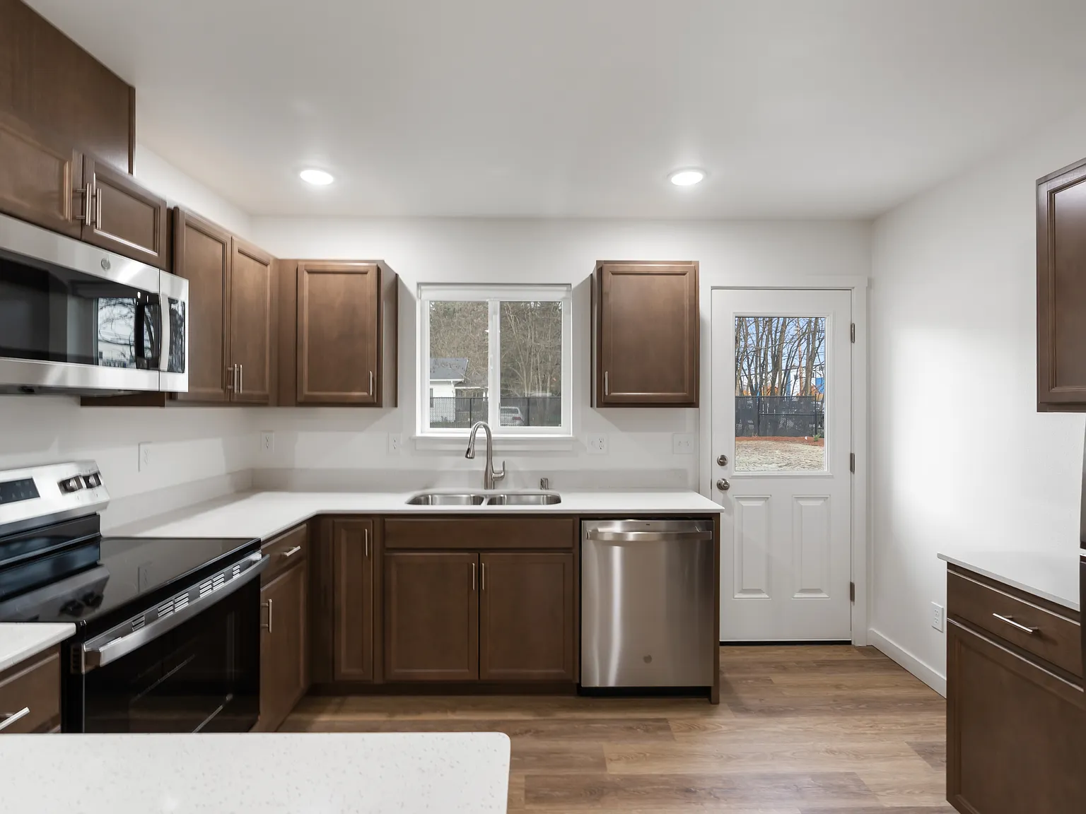 Yaro Ln Townhomes - 3001E — Photo 4