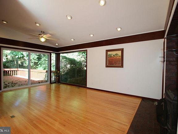 4th image of 4005 Wexford Dr