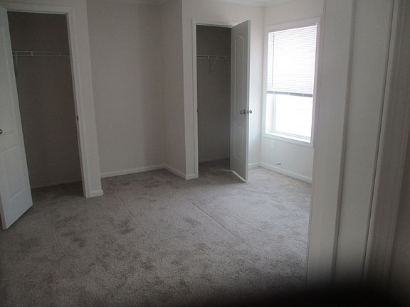 5th image of 2 Willow Dr #154