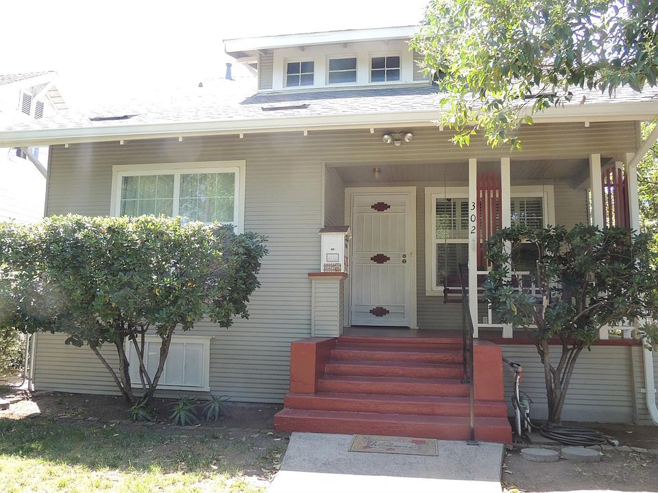 1st image of 302 E Wyandotte St