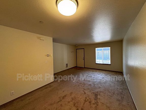 5th image of 680 Northpark Ln