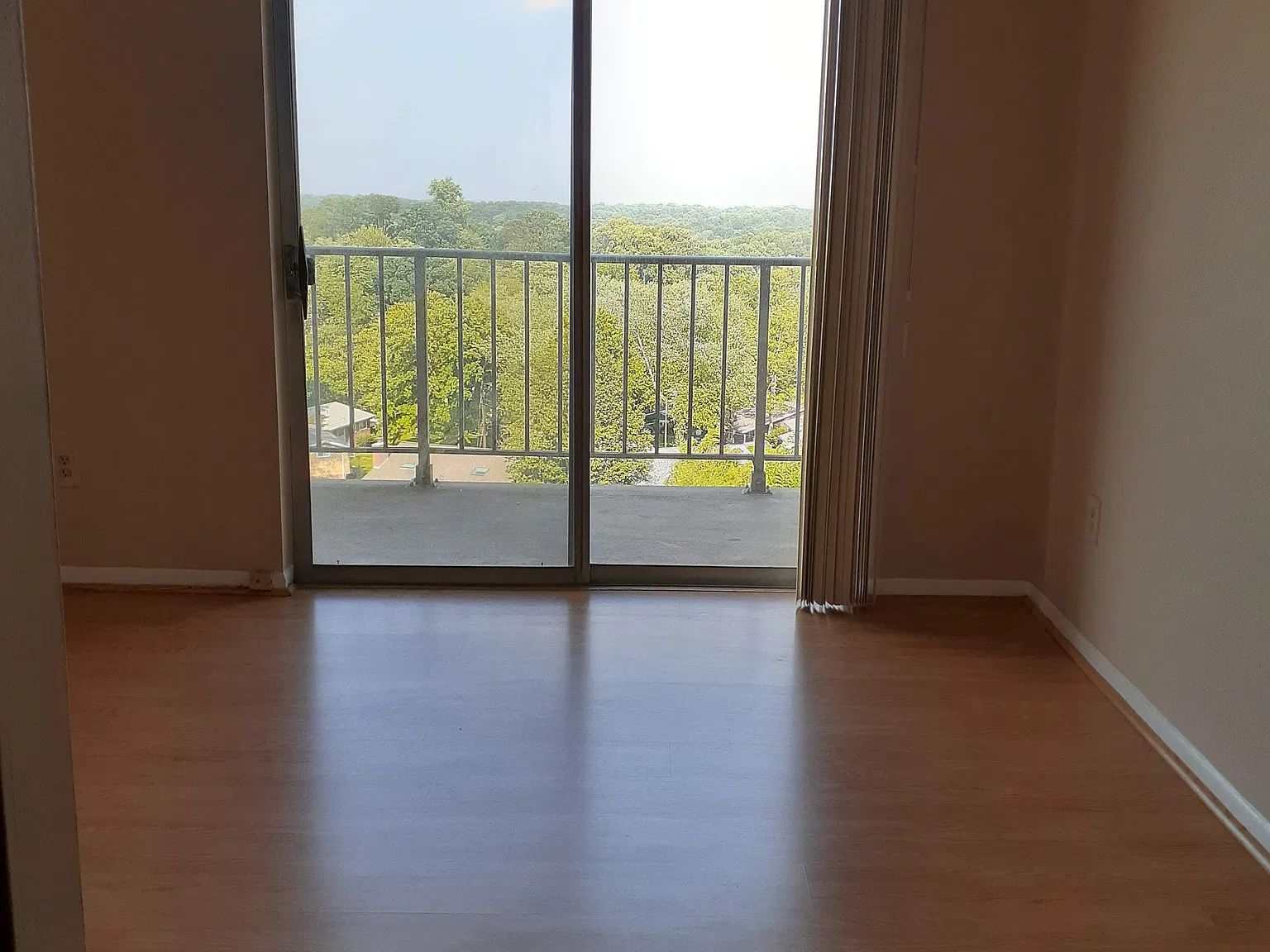 2 bed, 911 sqft, $2,500 — Photo 2