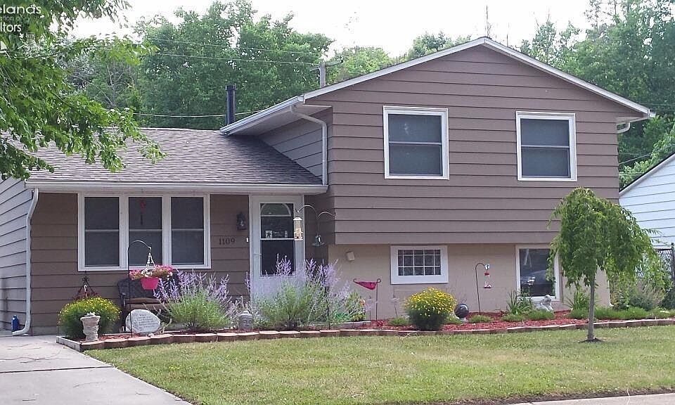 1st image of 1109 Sweetbriar Dr