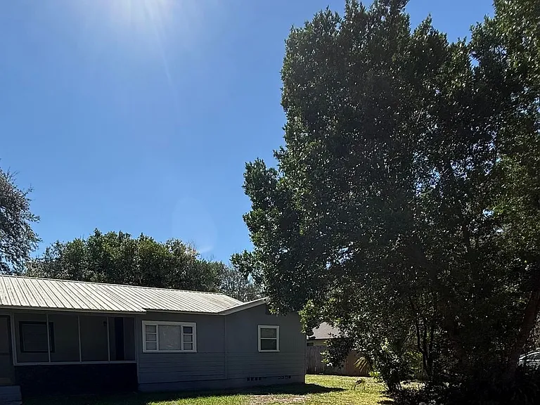 1618 Magnolia Ave — Photo 2