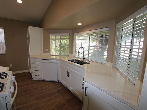 4th image of 1238 Darlene Ct
