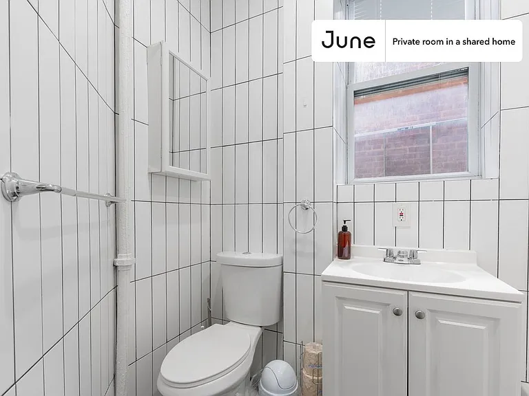 252 Madison St #B — Photo 14