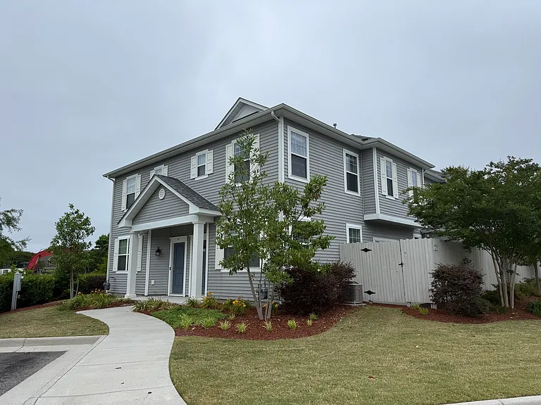 1402 Poules Ln — Photo 2