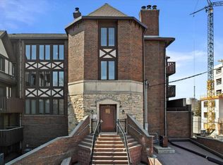 340 N Allen St APT 17, Madison, WI 53726