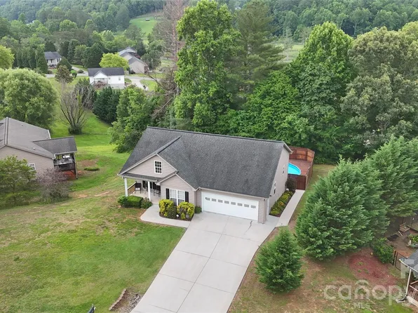 3933 Rockybrook Pl, Lenoir, NC 28645