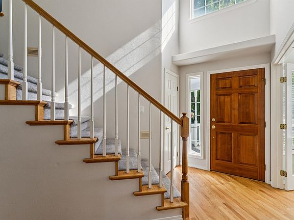 4th image of 1835 E Meadowgrass St