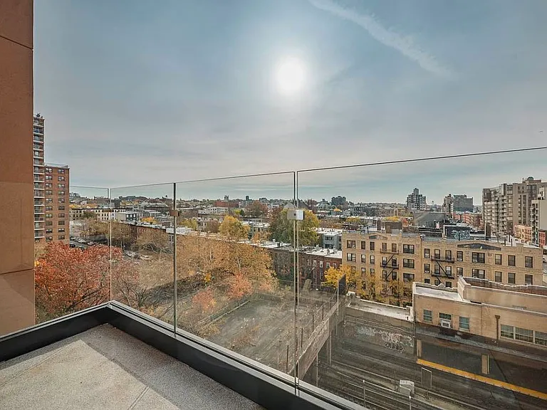 262 9th St #Penthouse 801 — Photo 9