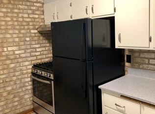 730 Robinwood Ln, Hopkins, MN 55305